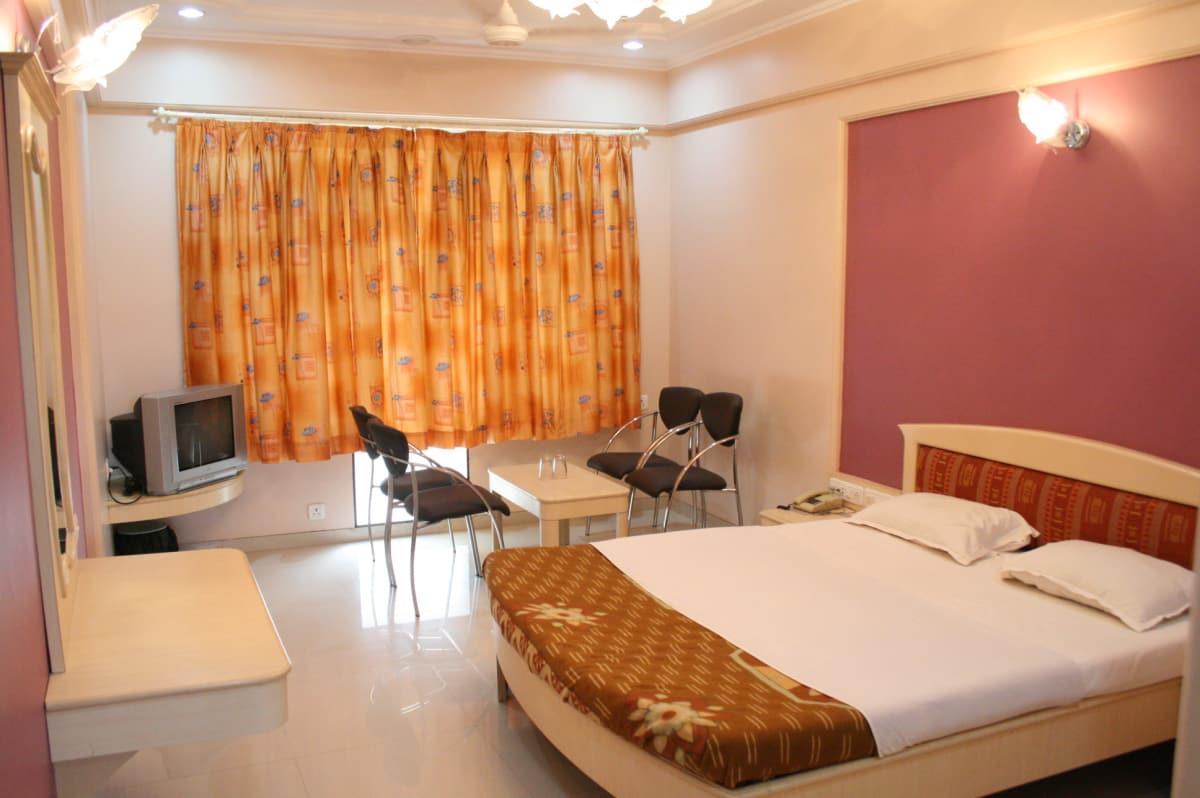 Hotel Sai International Peth  Buitenkant foto