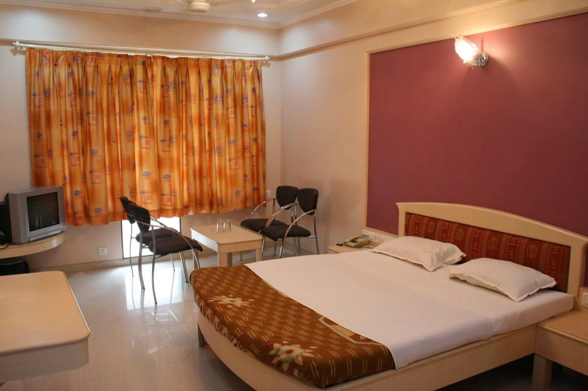 Hotel Sai International Peth  Buitenkant foto
